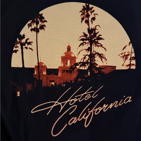 EAGLES HOTEL CALIFORNIA Long Sleeve Concert Tour t-shirt. XL - Picture 1 of 4